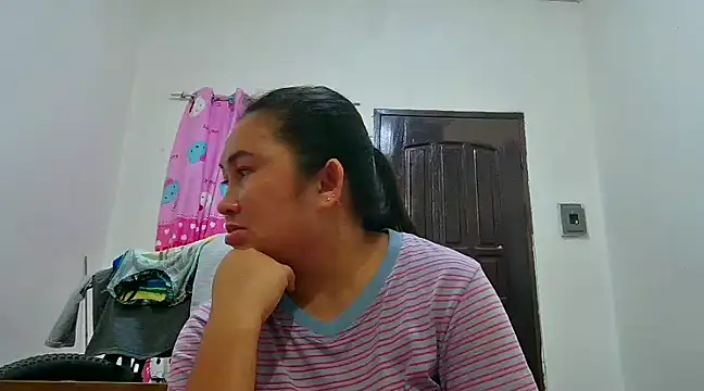 Snapshot of LalaiAsian chatting on 12-19-24, 07:29 LalaiAsian online show from 12-19-24, 07:29