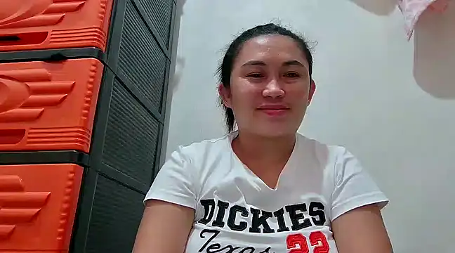 Snapshot of LalaiAsian chatting on 03-02-25, 07:02 LalaiAsian online show from 03-02-25, 07:02