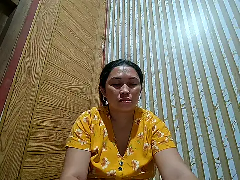 Snapshot of LalaiAsian chatting on 12-19-25, 03:52 LalaiAsian online show from 12-19-25, 03:52