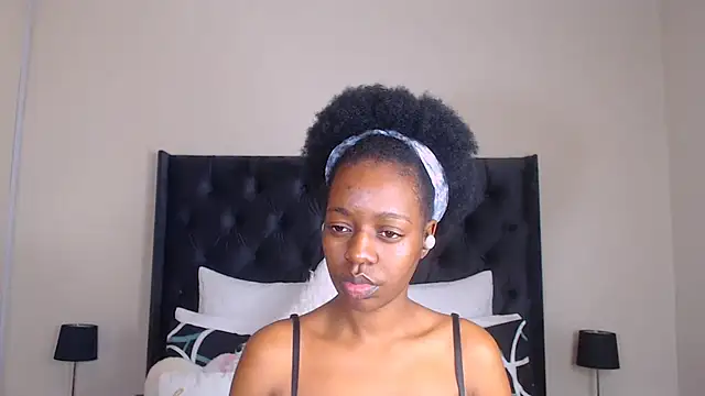 Snapshot of Sexynaughty_Gal chatting on 03-19-25, 10:42 Sexynaughty Gal online show from 03-19-25, 10:42