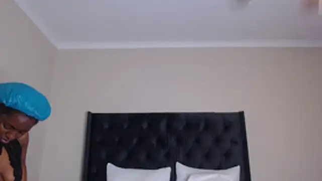 Sexynaughty Gal online show from 11-23-25, 09:25