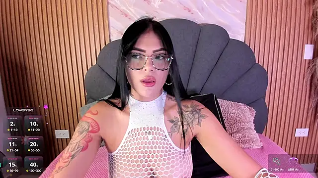 Snapshot of karol_green_ chatting on 09-25-25, 11:30 karol green  online show from 09-25-25, 11:30