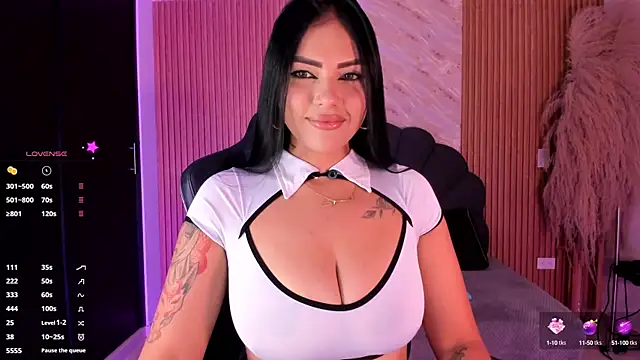 Snapshot of karol_green_ chatting on 09-30-25, 11:43 karol green  online show from 09-30-25, 11:43