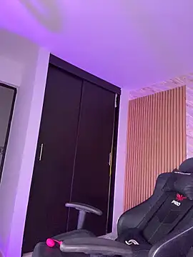 karol green  online show from 10-30-25, 02:24