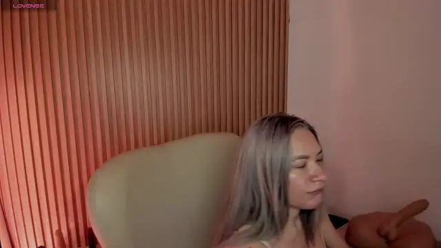 MarianL0ve online show from 03-01-25, 10:55