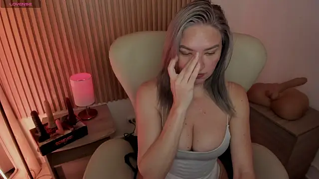 MarianL0ve online show from 03-01-25, 02:02