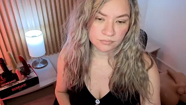 MarianL0ve online show from 11-13-25, 10:58