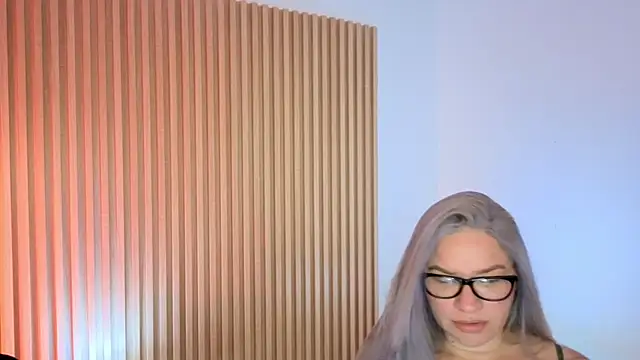 MarianL0ve online show from 04-24-26, 10:28