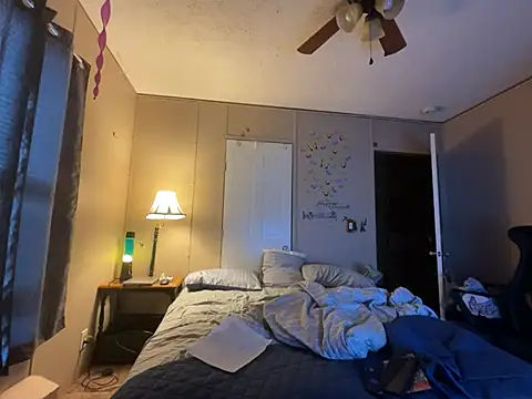 Snapshot of jck1m0t chatting on 12-21-24, 01:21 jck1m0t online show from 12-21-24, 01:21