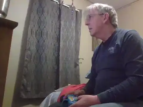 Snapshot of jck1m0t chatting on 12-25-24, 03:29 jck1m0t online show from 12-25-24, 03:29