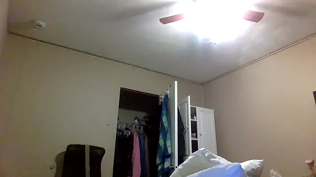 Snapshot of jck1m0t chatting on 12-28-24, 01:08 jck1m0t online show from 12-28-24, 01:08