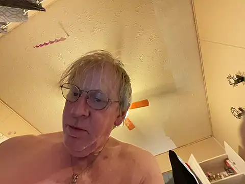 Snapshot of jck1m0t chatting on 02-28-25, 11:45 jck1m0t online show from 02-28-25, 11:45