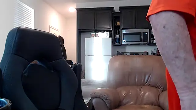 Snapshot of rockpoint69 chatting on 12-14-24, 02:21 rockpoint69 online show from 12-14-24, 02:21