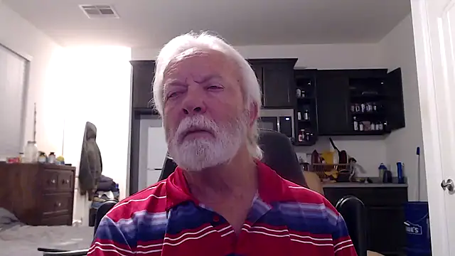 Snapshot of rockpoint69 chatting on 12-15-24, 06:18 rockpoint69 online show from 12-15-24, 06:18