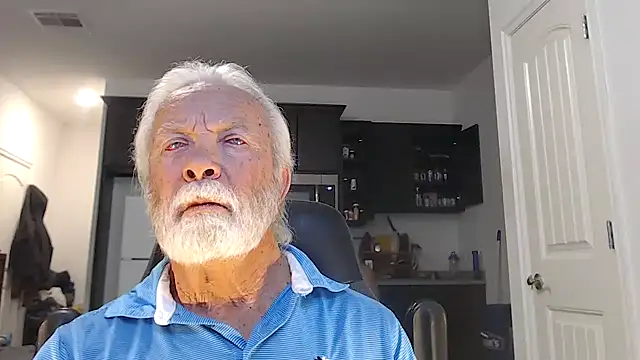 Snapshot of rockpoint69 chatting on 12-17-24, 02:23 rockpoint69 online show from 12-17-24, 02:23