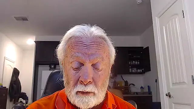 Snapshot of rockpoint69 chatting on 12-18-24, 09:04 rockpoint69 online show from 12-18-24, 09:04