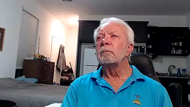 Snapshot of rockpoint69 chatting on 09-27-25, 10:42 rockpoint69 online show from 09-27-25, 10:42