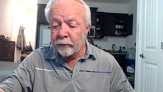 Snapshot of rockpoint69 chatting on 10-15-25, 07:30 rockpoint69 online show from 10-15-25, 07:30