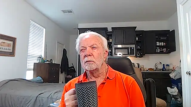 Snapshot of rockpoint69 chatting on 10-25-25, 02:35 rockpoint69 online show from 10-25-25, 02:35