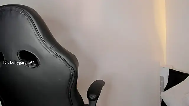 Snapshot of Ally_Snow chatting on 03-10-25, 09:40 Ally Snow online show from 03-10-25, 09:40