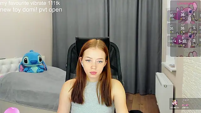 Snapshot of Hot_Mia_ chatting on 12-04-24, 11:30 Hot Mia  online show from 12-04-24, 11:30