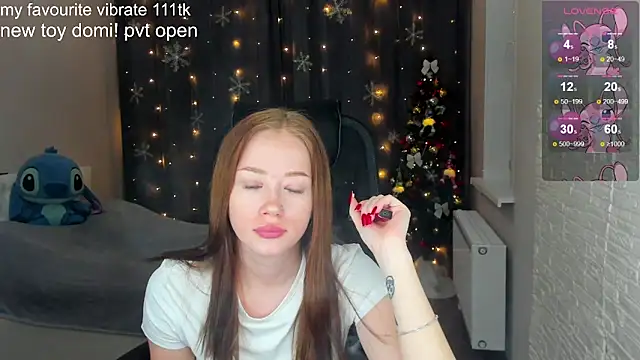 Snapshot of Hot_Mia_ chatting on 12-08-24, 12:19 Hot Mia  online show from 12-08-24, 12:19