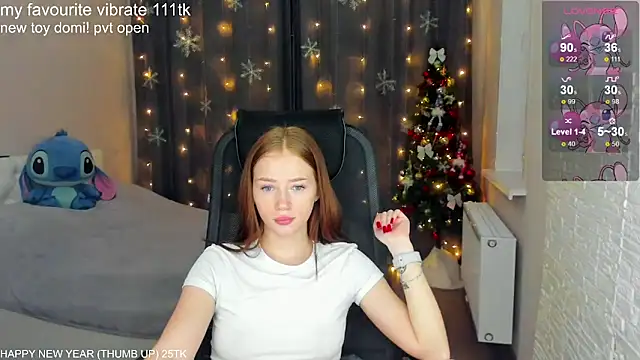 Snapshot of Hot_Mia_ chatting on 12-12-24, 02:00 Hot Mia  online show from 12-12-24, 02:00