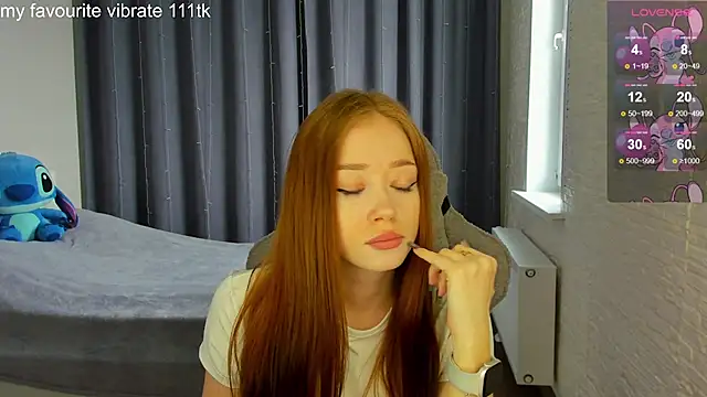 Snapshot of Hot_Mia_ chatting on 03-05-25, 10:33 Hot Mia  online show from 03-05-25, 10:33