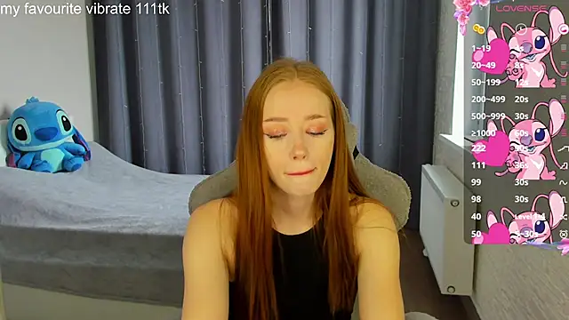 Snapshot of Hot_Mia_ chatting on 03-21-25, 11:44 Hot Mia  online show from 03-21-25, 11:44