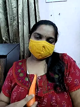 Snapshot of lovely-latha chatting on 02-05-25, 04:36 lovely-latha online show from 02-05-25, 04:36