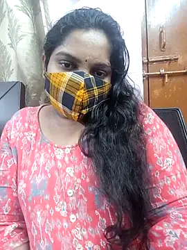 Snapshot of lovely-latha chatting on 10-08-25, 05:32 lovely-latha online show from 10-08-25, 05:32