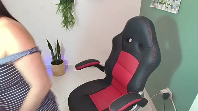 Snapshot of bella_99_ chatting on 01-09-25, 02:40 bella 99  online show from 01-09-25, 02:40