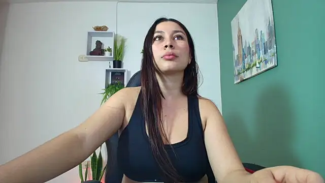 Snapshot of bella_99_ chatting on 02-14-25, 03:36 bella 99  online show from 02-14-25, 03:36