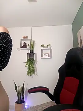 Snapshot of bella_99_ chatting on 02-19-25, 02:55 bella 99  online show from 02-19-25, 02:55