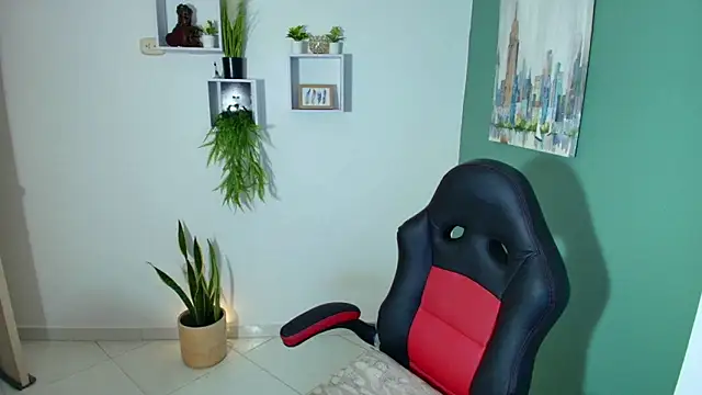 Snapshot of bella_99_ chatting on 03-10-25, 12:15 bella 99  online show from 03-10-25, 12:15