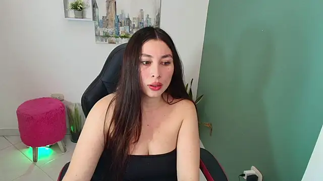 Snapshot of bella_99_ chatting on 09-20-25, 01:12 bella 99  online show from 09-20-25, 01:12