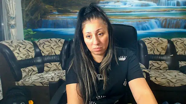 MoistMady online show from 10-18-25, 10:32