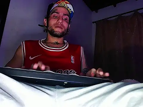 Snapshot of Christian_Stiven1 chatting on 02-27-25, 04:20 Christian Stiven1 online show from 02-27-25, 04:20