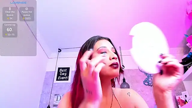 Snapshot of Rebeca_xs chatting on 01-23-25, 07:22 Rebeca xs online show from 01-23-25, 07:22