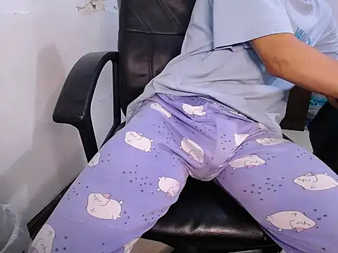 Snapshot of ricksamm chatting on 01-03-25, 12:43 ricksamm online show from 01-03-25, 12:43