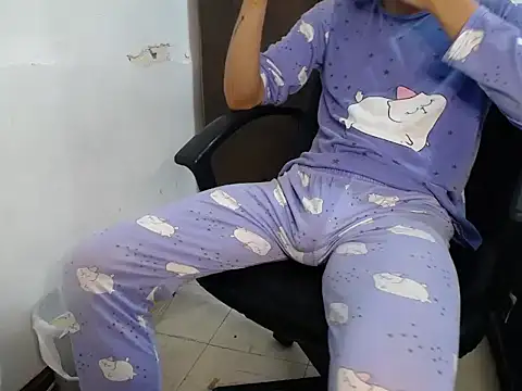 Snapshot of ricksamm chatting on 01-04-25, 01:31 ricksamm online show from 01-04-25, 01:31