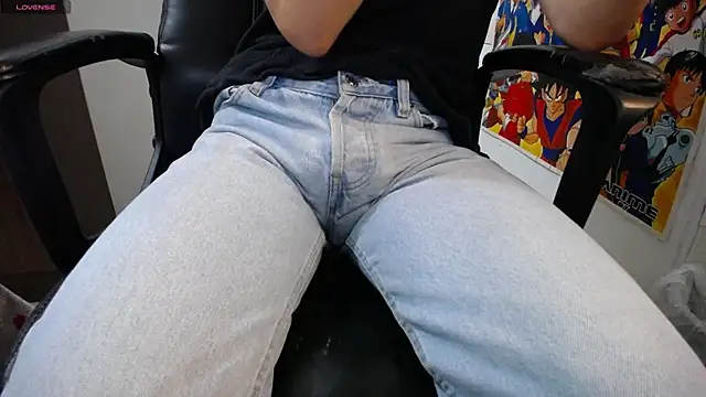 Snapshot of ricksamm chatting on 12-13-25, 08:14 ricksamm online show from 12-13-25, 08:14