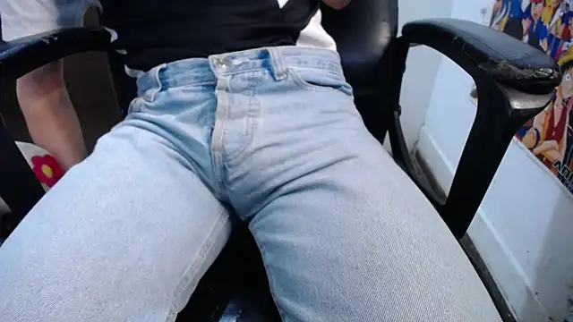 Snapshot of ricksamm chatting on 12-14-25, 11:37 ricksamm online show from 12-14-25, 11:37