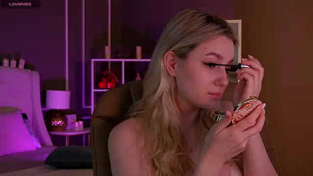 elinanortas online show from 01-18-25, 01:19