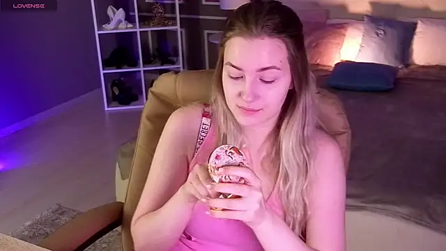 elinanortas online show from 10-07-25, 01:03