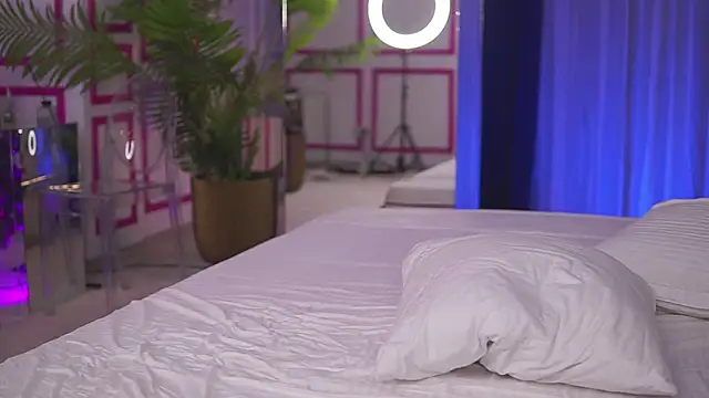 AshleySinn online show from 12-16-24, 11:50