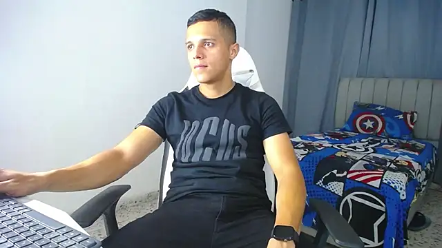 Snapshot of DavidAngell7 chatting on 01-12-25, 05:03 DavidAngell7 online show from 01-12-25, 05:03