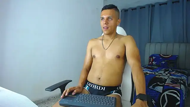 Snapshot of DavidAngell7 chatting on 01-30-25, 04:58 DavidAngell7 online show from 01-30-25, 04:58