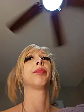 Snapshot of AmethystFoxx chatting on 02-13-25, 09:06 AmethystFoxx online show from 02-13-25, 09:06