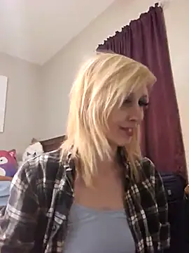 Snapshot of AmethystFoxx chatting on 03-21-25, 05:56 AmethystFoxx online show from 03-21-25, 05:56